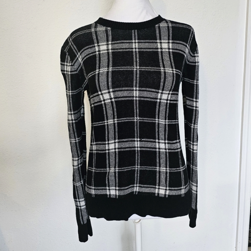 Plaid Black and White Women's Sweater Size XS
